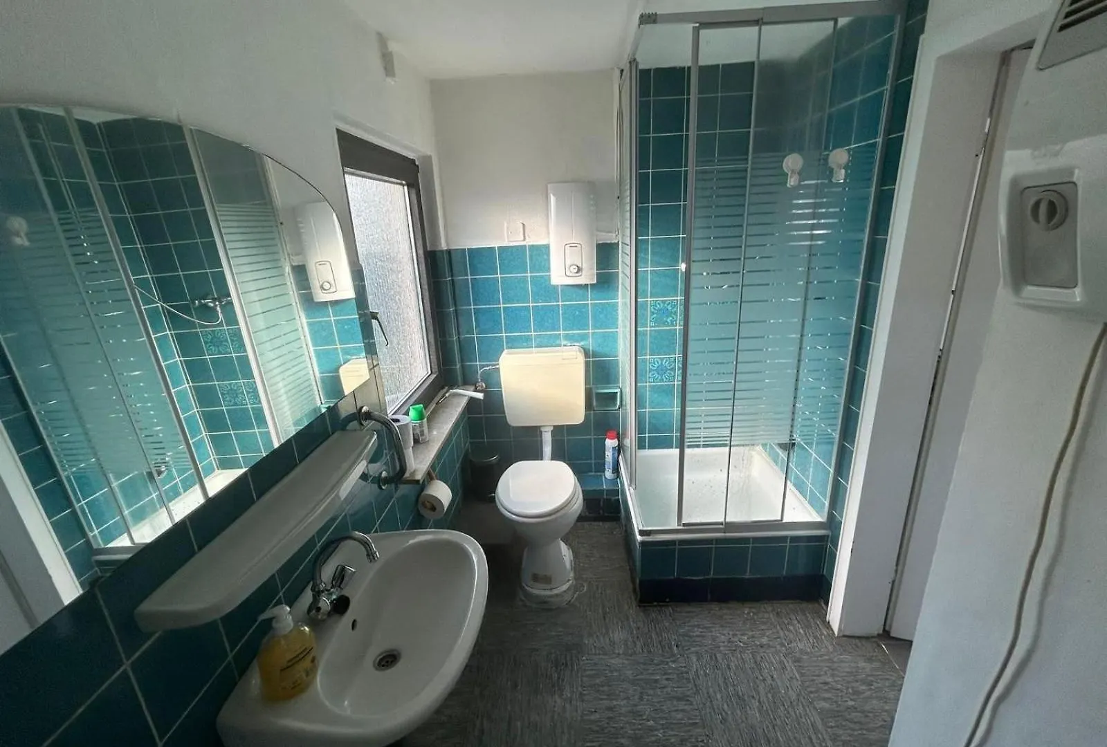Dachgeschosswohnung In Poll Cologne 0*,